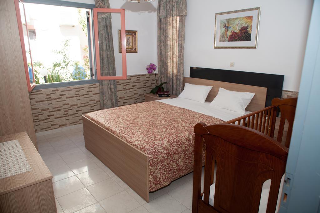 Palmira Apartments Makrýgialos Habitación foto